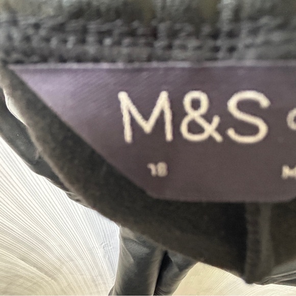 NWOT M&S Faux Leather Cropped High-Waisted Leggings-UK converted to US Size - Picture 6 of 6